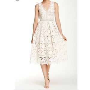 Romeo & Juliet Couture cream -ivory lace sheath midi dress woman med